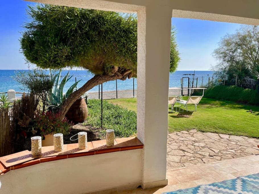 Paradise Beachfront Villa, Porto Columbu, Sardinia Porto Columbu - Perd'E Sali Exterior foto
